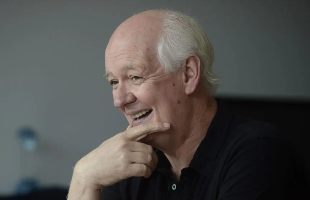 Colin Mochrie Biography